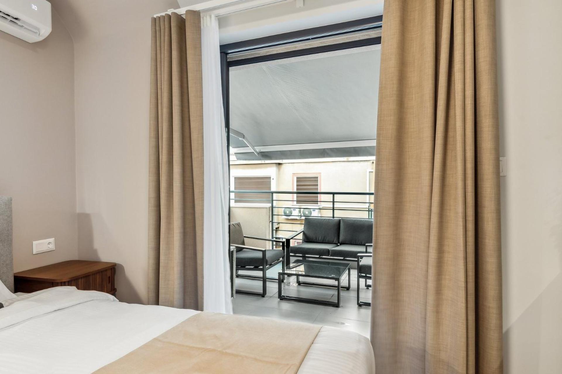 Limehome Athens Solonos City Center Kültér fotó