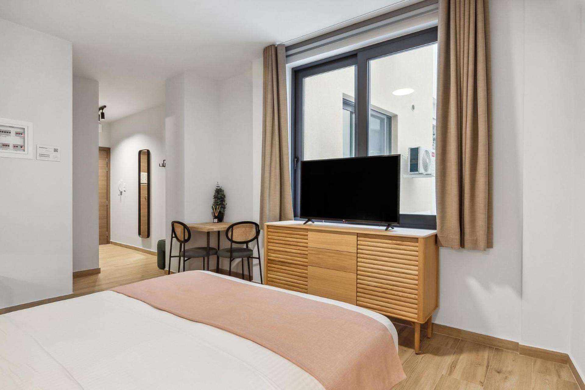 Limehome Athens Solonos City Center Kültér fotó