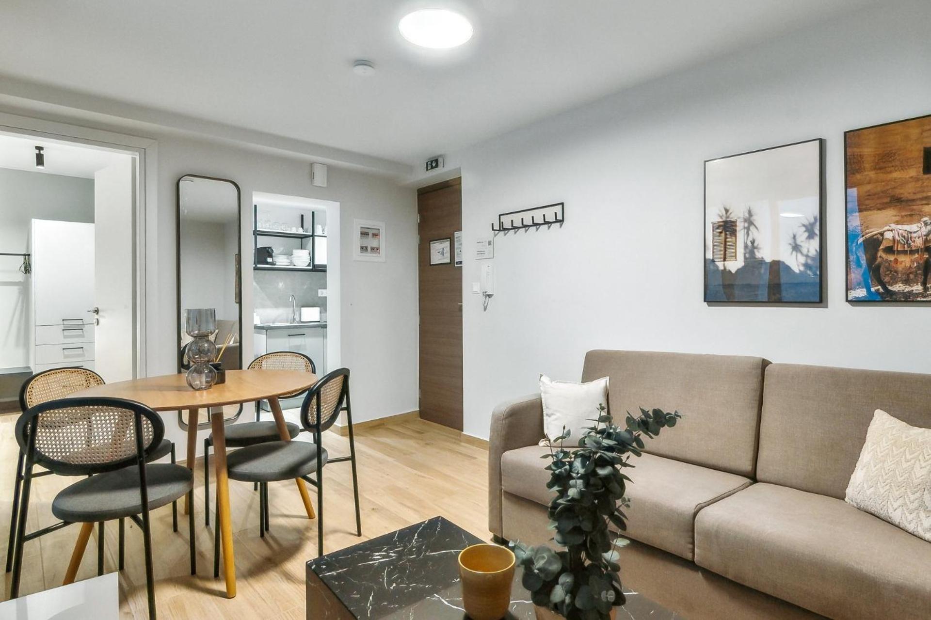 Limehome Athens Solonos City Center Kültér fotó